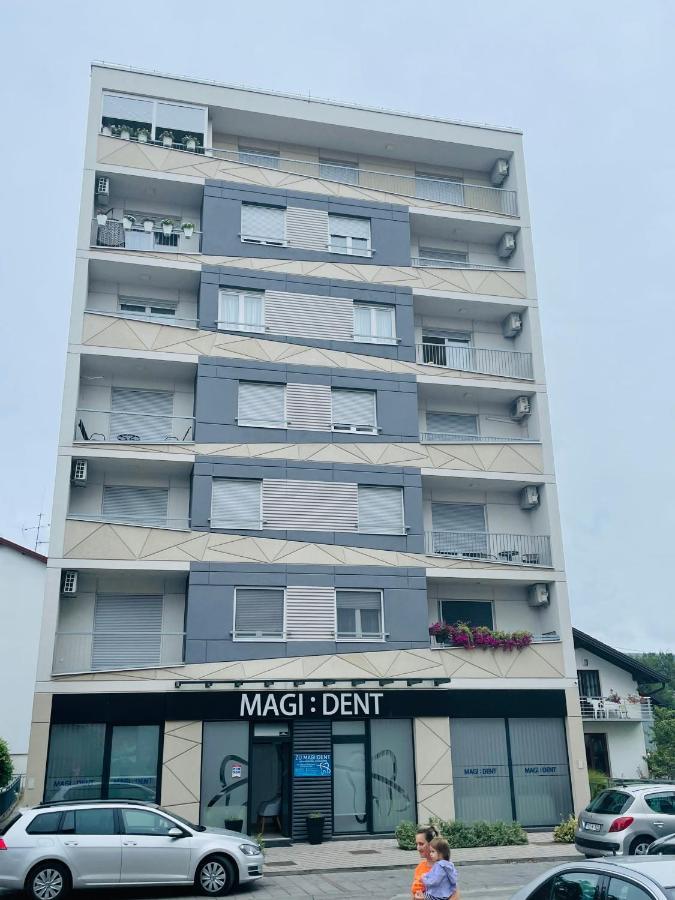 Apartman M&M Добой Екстериор снимка