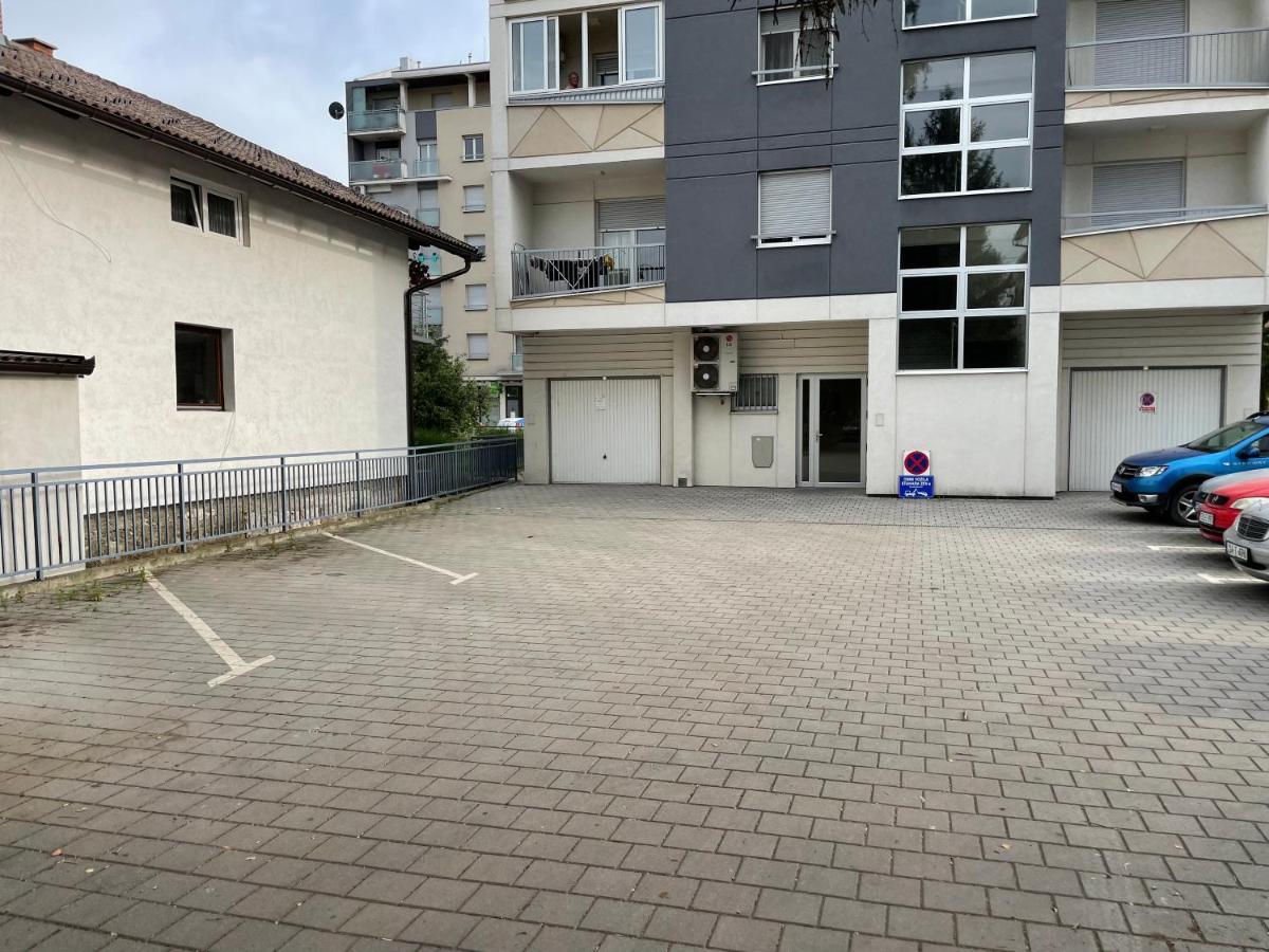 Apartman M&M Добой Екстериор снимка